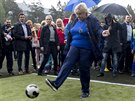 Norská premiérka Erna Solbergová agituje mezi koláky (7. záí 2017)