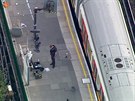 Vyetovatelé na stanici londýnského metra Parsons Green (15. záí 2017)