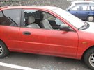 Zlodj vykrdal auta zaparkovan v chebskch ulicch.