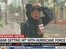 Reportérka stanice CNN v hurikánem zasaeném Miami (10.9.2017)