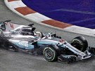 Lewis Hamilton z Mercedesu pi detivé Velké cen Singapuru formule 1.