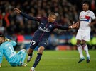 Kylina Mbappe z Paris Saint Germain slaví gól v utkání francouzské ligy s...