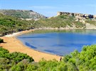 Zátoka Golden Bay na severozápad Malty. Podobných míst ale na ostrov není...