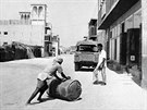 Barely ropy zkrátka k Dubaji patí. Snímek byl poízen 4. srpna 1961.