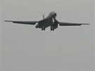 Americk bombardr B-1B Lancer pistv na letiti v Monov
