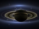 Snímek Saturnu se Sluncem „v zádech“ složený ze 141 fotografií pořízených...