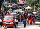 Pi poáru v náboenské kole v Malajsii zemelo nejmén 25 lidí.