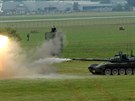 Dny NATO 2017 slavnostn zahájil výstel z tanku.