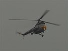 Nad monovským letitm se v nedli proletl víceúelový uitkový vrtulník Mi-2.