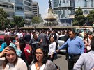 Silné zemtesení vyhnalo obyvatele Mexico City do ulic. (19. záí 2017)