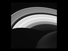 Pohled na prstence Saturnu shora (íjen 2016)