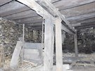 Barokní strop ukrytý v podzemí m욝anského domu na námstí Dr. E. Benee