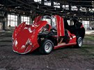Alfa Romeo 33 Stradale slaví padesátiny. Na snímku silniní provedení vozu.