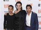Angelina Jolie a její synové Maddox a Pax (Toronto, 11. záí 2017)