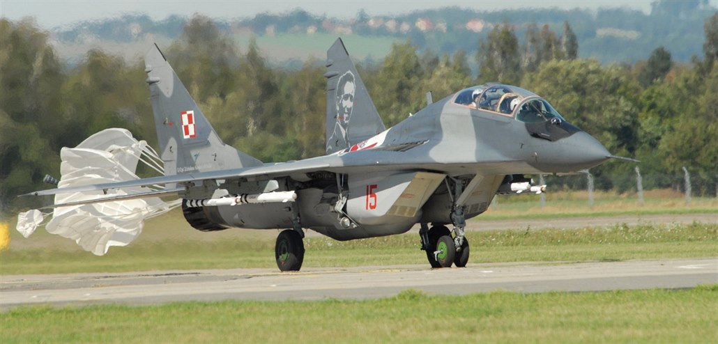 Letoun MiG-29 polských vzdušných sil na Dnech NATO v Ostravě
