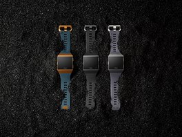 Hodinky Fitbit Ionic budou k dispozici ve třech barevných provedeních.