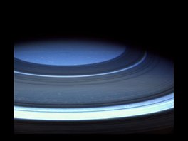 Severní hemisféra Saturnu, bez pibarvení (únor 2005)