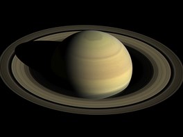 Severní polokoule Saturnu se pipravuje na léto (záí 2016)