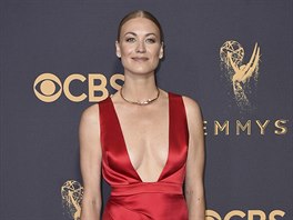 Yvonne Strahovski na cenách Emmy (Los Angeles, 17. září 2017)