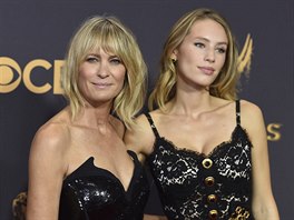 Hereka Robin Wrightová a její dcera Dylan Frances Pennová na cenách Emmy (Los...