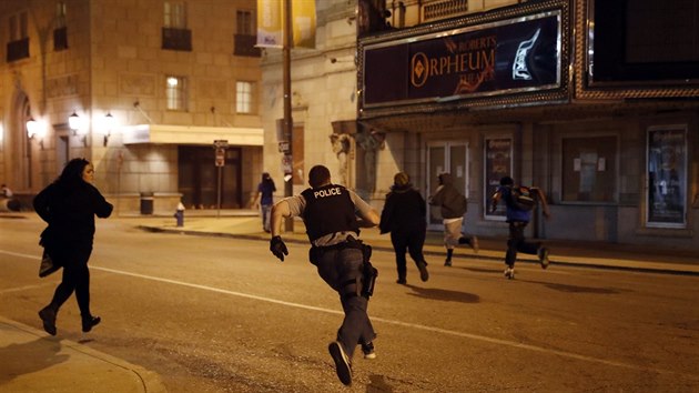 V St. Louis pokraovaly v nedli veer tetm dnem protesty (17. z 2017)