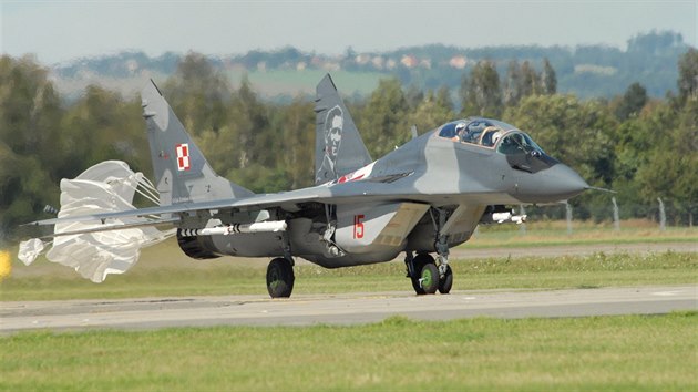 Letoun MiG-29 polskch vzdunch sil na Dnech NATO v Ostrav