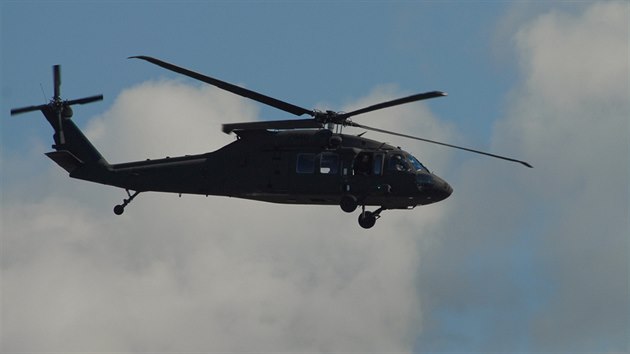 Vrtulnk UH-60M Black Hawk slovenskho letectva opout Dny NATO v Ostrav