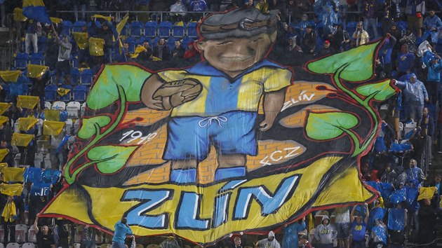 Fanou�ci Zl�na na tribun� olomouck�ho stadionu b�hem utk�n� Evropsk� ligy proti �eriffu Tiraspol.