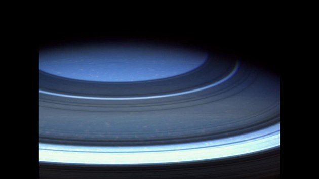 Severní hemisféra Saturnu, bez přibarvení (únor 2005)