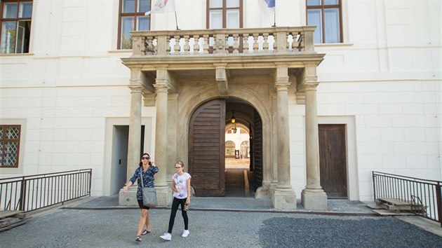 Vstupní portál holešovského zámku a trámový strop v pozdně gotickém sklepě měšťanského domu soutěží o prestižní ocenění.