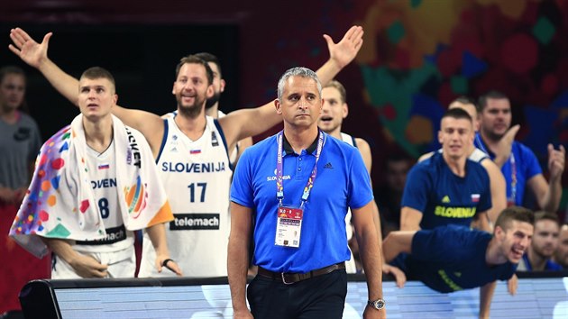 Igor Kokokov se sousted na hru slovinskch basketbalist.