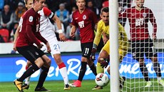 Momentka z derby Slavia - Sparta, kdy nebyl domácím uznán regulérní gól.