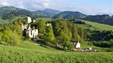 Hrad Sklabi�a. N�kdej�í sídlo Tur�ianské �upy lehlo popelem a� rukama...