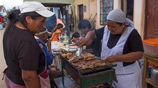Pouliční stravování je v Bolívii jasná volba.