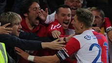 Slávistický útoník Milan koda práv vstelil gól v derby a slaví ho s...