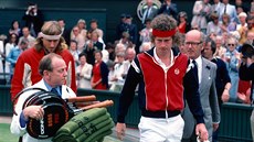 Björn Borg a John McEnroe ped wimbledonským finále v roce 1980.