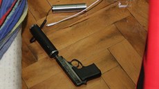 U dopadené skupinky výrobc pervitinu ze umperska nali policisté mimo jiné i...