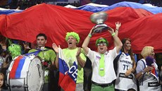 Fanouci slovinských basketbalist bhem finále EuroBasketu.