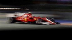 Sebastian Vettel bhem kvalifikace na Velkopu cenu Singapuru