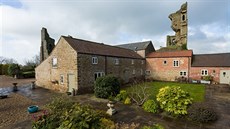 D�m se zbytky hradu anglického krále Richarda III. je na prodej za 1,1 milionu...