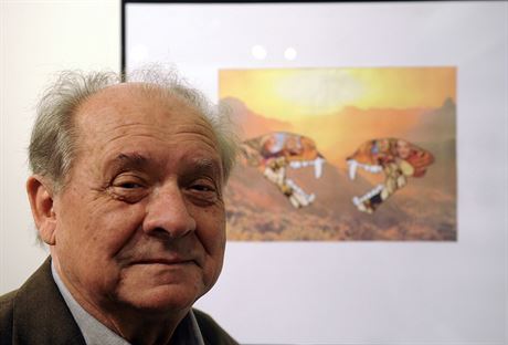 Básník a výtvarník Ivo Vodseálek na archivním snímku z roku 2011.