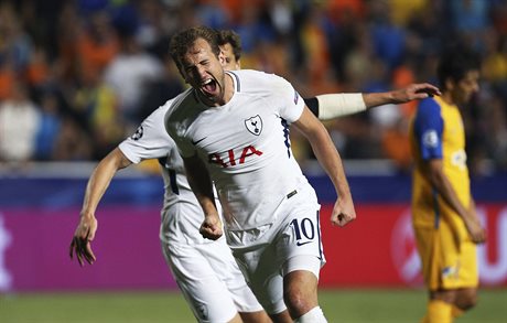 HATTRICK. Útoník Tottenhamu Harry Kane zaídil triumf nad Nikósií temi góly.