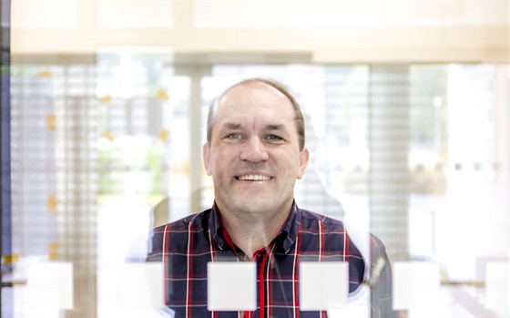 Poslanec Marek Výborný se bude naplno v�novat práci v Poslanecké sn�movn�, na gymnáziu si ponechá pár hodin.