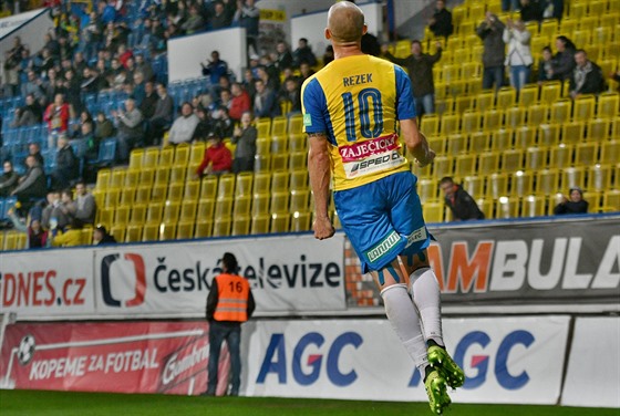 Teplický záložník Jan Rezek se raduje z vítězného gólu proti Liberci.