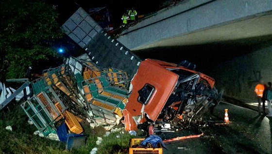 Nehoda dvou nákladních aut na Brnnsku uzavela dálnici D52 ve smru na Brno....