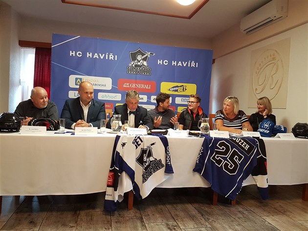 Tvrci seriálu Lajna v Havíov pedstavili dalí natáecí plány. Na tiskové...