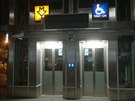 Ve stanici metra Andl se na 9 msíc uzavel výstup smr kiovatka Andl. Ve...