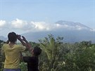 Indonéská sopka Agung hrozí erupcí (23. záí 2017).