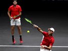 Sam Querrey (vpravo) a Jack Sock pi tyhe proti Federerovi s Nadalem