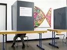 Volební místnosti se otevely v 8:00. Takto ráno volili lidé v Berlín (24....